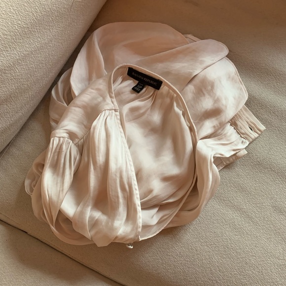 Banana Republic pearly blouse - Picture 3 of 4